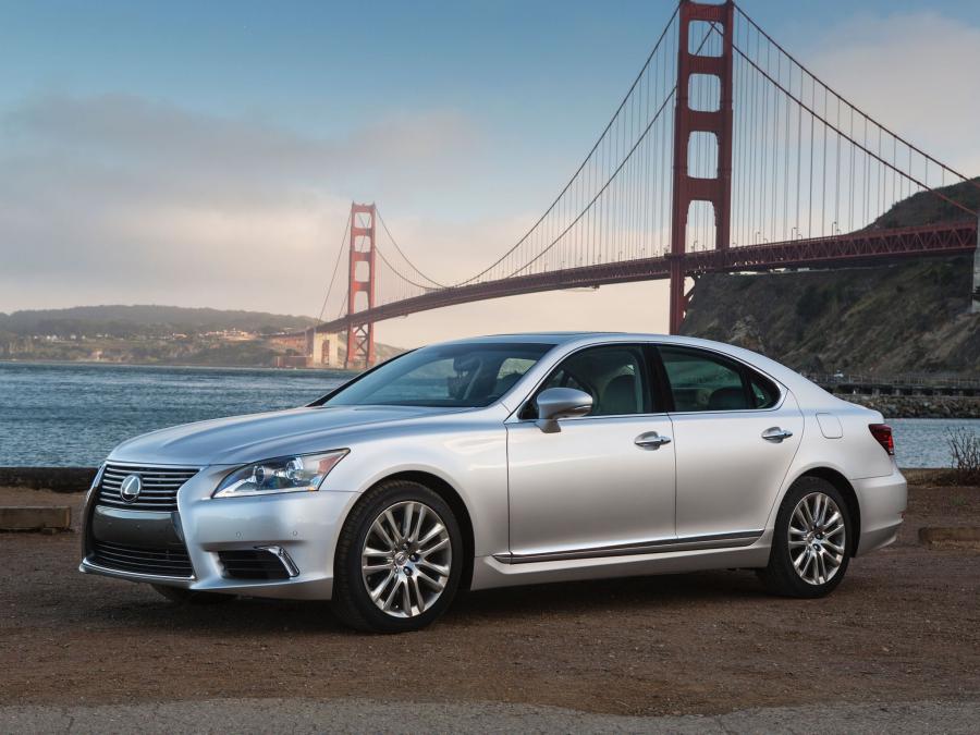  Lexus LS460 2012 года  (фото 10 из 16)